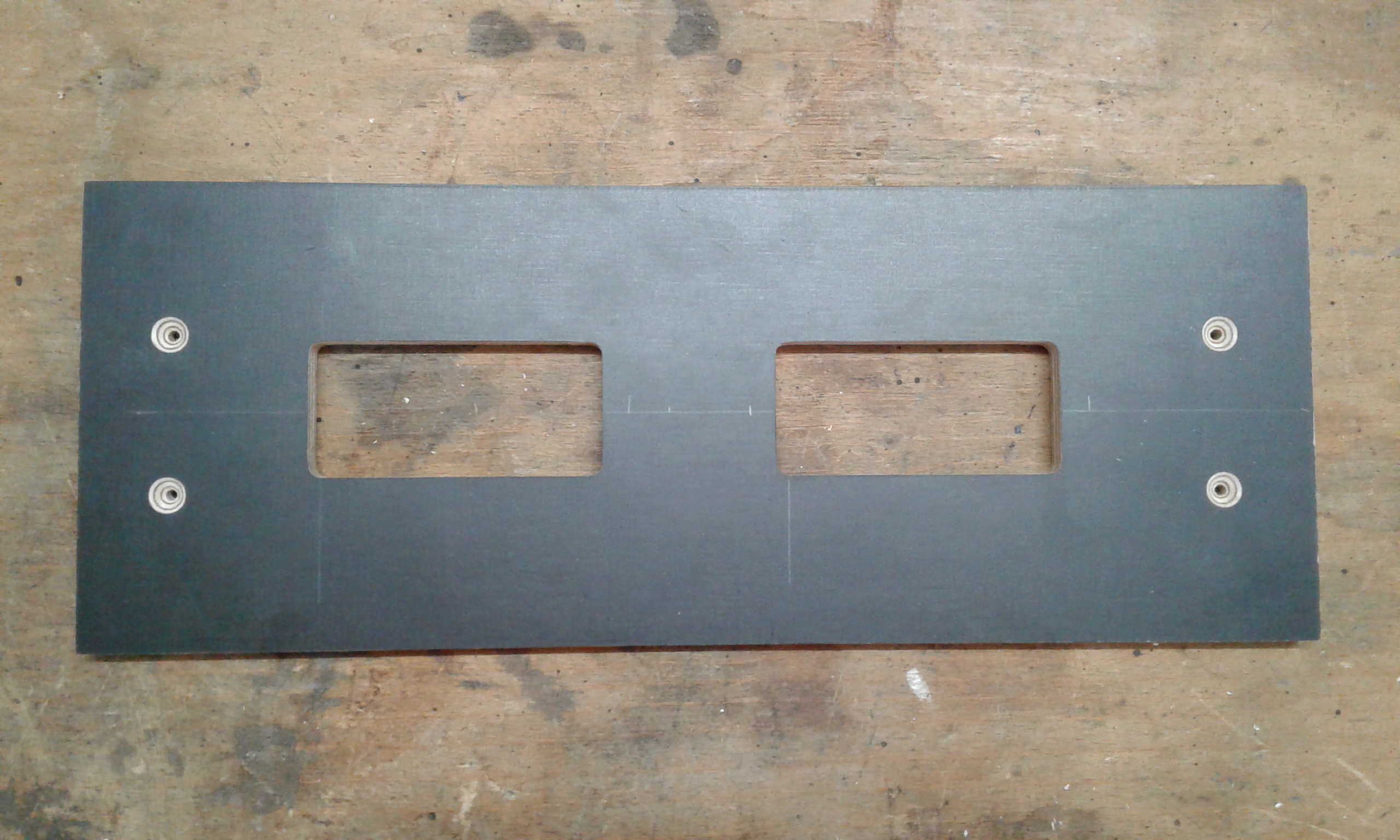 Deckel mit Interface Fräsungen