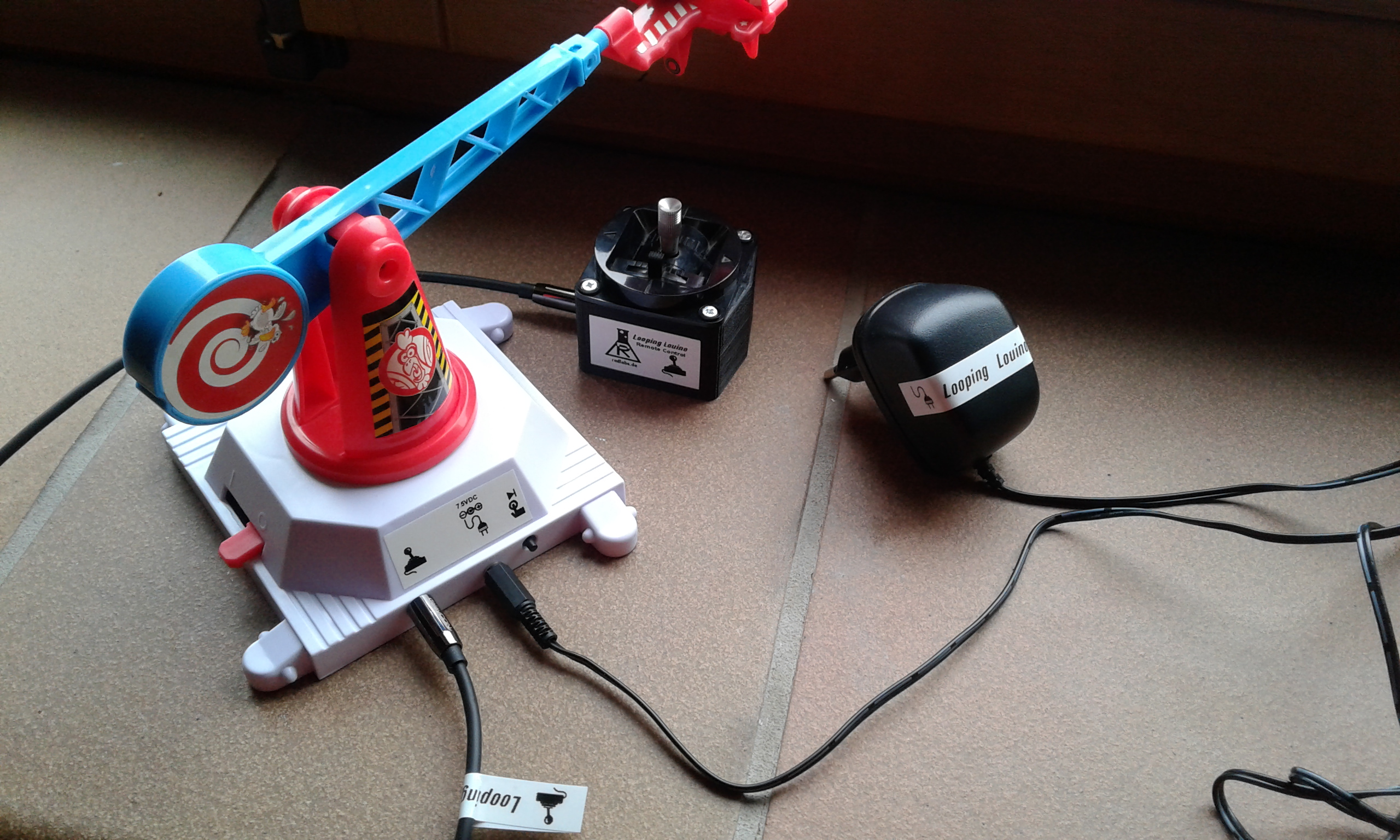 Fertiges Looping Loui mit Netzteil und Fernsteuerung